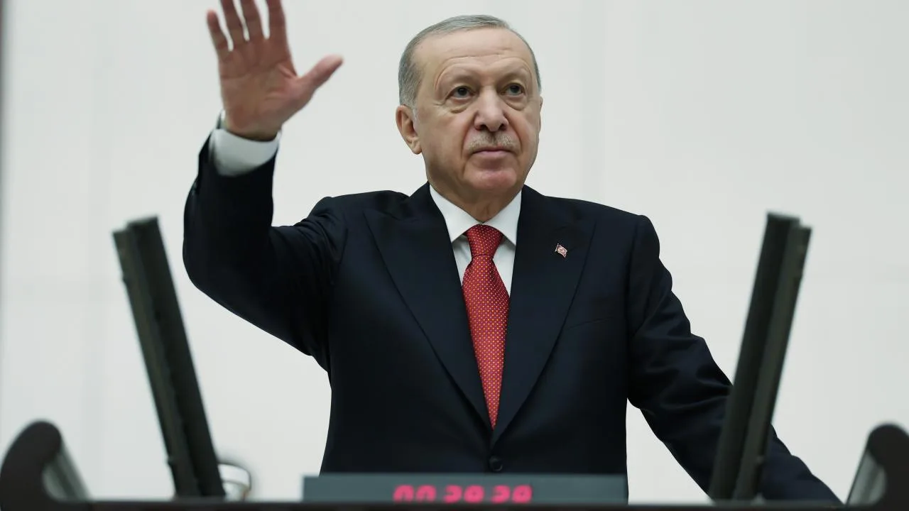 Antalya’da Sıcak Gelişme: Büşra Özdemir AK Parti’ye!