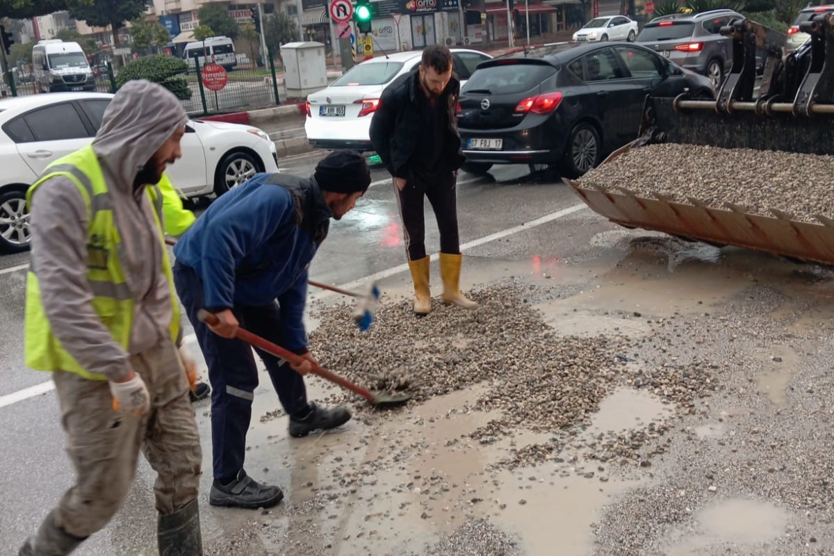 Antalya’da Şiddetli Yağışlara Karşı Acil Müdahale
