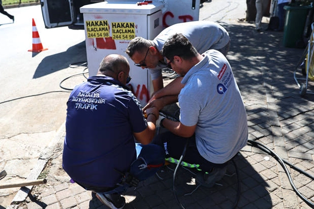 Antalya’da Sinyalizasyon Yenileme Çalışmaları Başladı