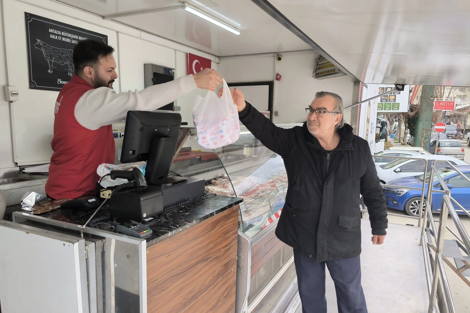 Antalya’da Uygun Fiyatlı Et Mobil Tırı Hizmette!