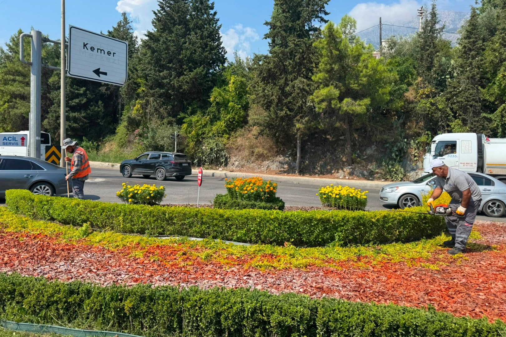 Antalya’da Yeşil Alanlara Kapsamlı Temizlik!
