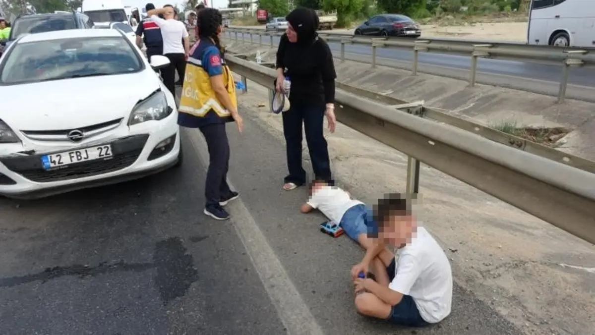 Antalya da 6 araç birbirine girdi, çok sayıda yaralı var! Korkunç iddia 13