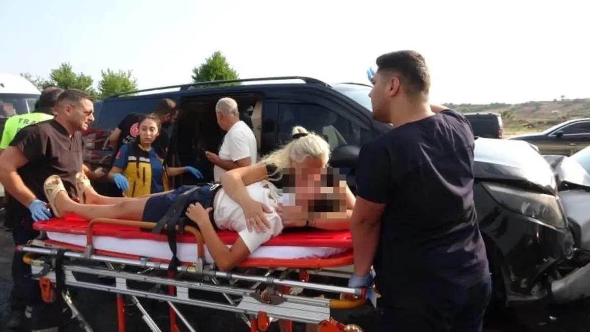 Antalya da 6 araç birbirine girdi, çok sayıda yaralı var! Korkunç iddia 15