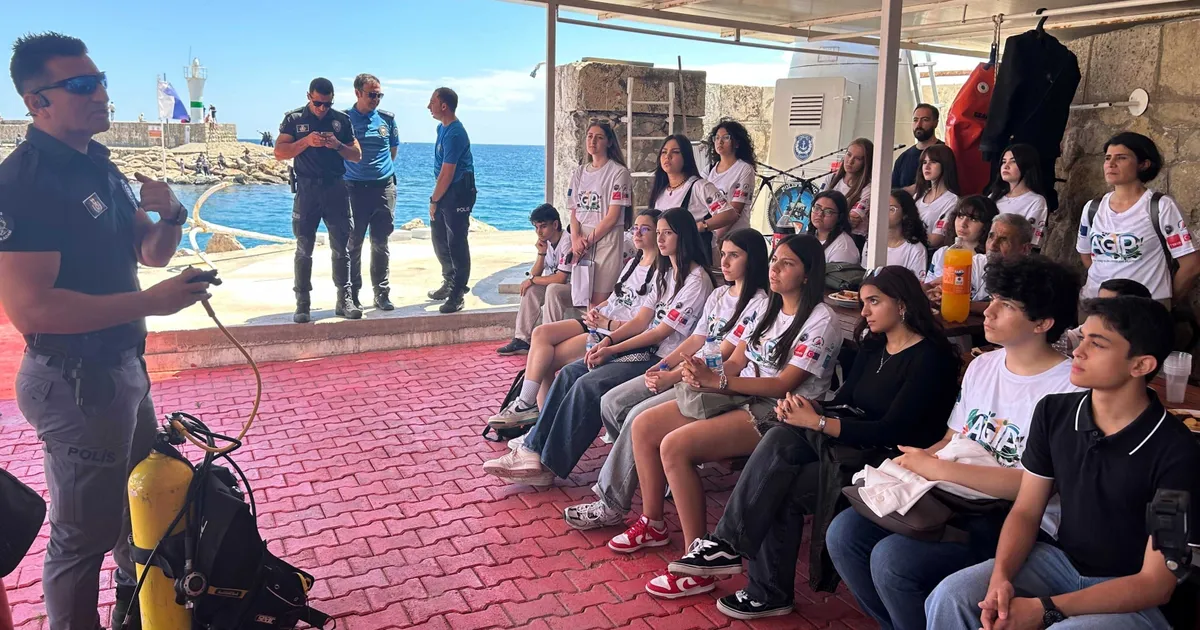 Antalya’dan Gençler, Plastik Kirliliğine Dikkat Çekiyor