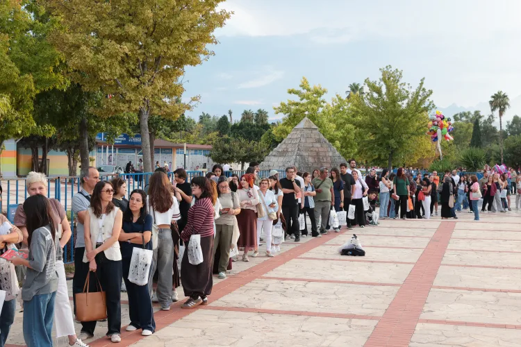 Antalya Kitap Fuarı’nda Yazarlarla Buluşma Heyecanı