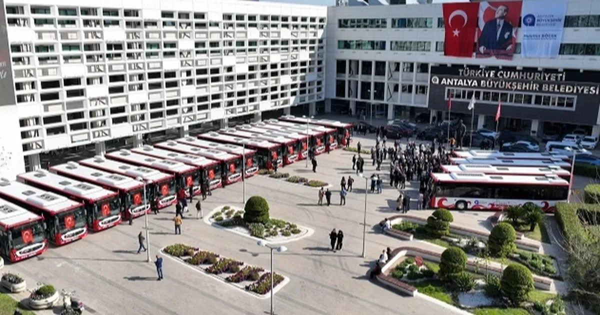 Antalya’ya 19 Yeni Otobüs: Ulaşımda Konfor Artıyor!