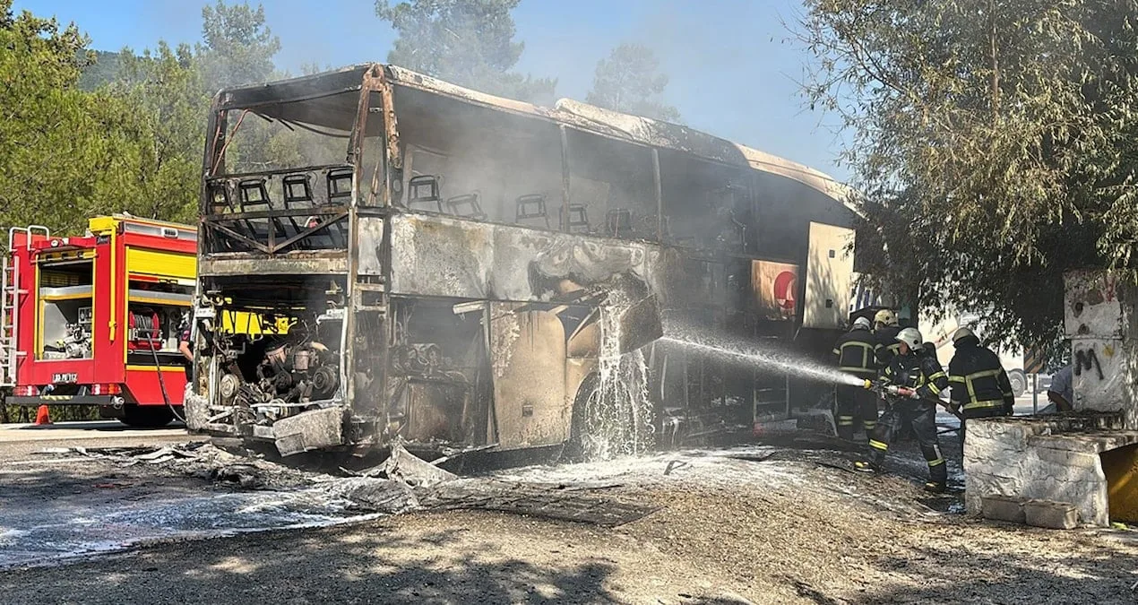 Antalya Yolunda Otobüs Yangını: 25 Yolcu Kurtarıldı