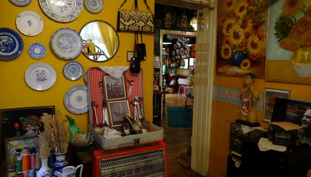 Antikalarla Dolu Kafe Bursalıları Büyülüyor!