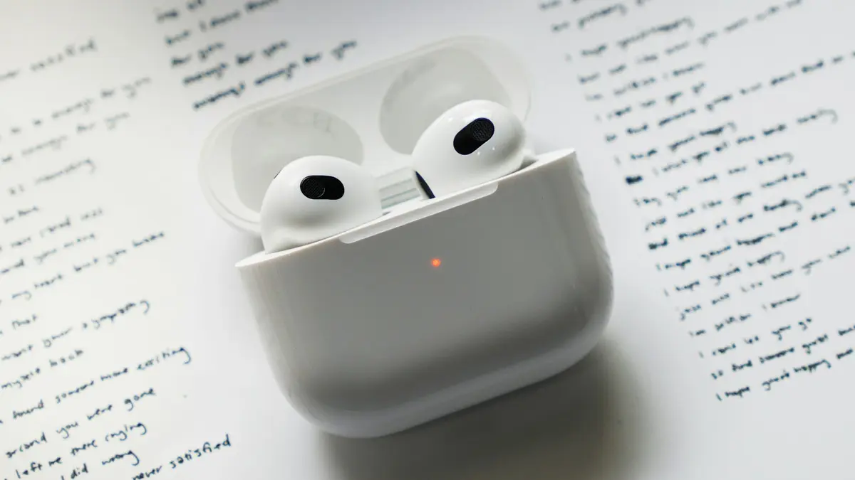 Sızan video yanıltmış: Apple’ın kameralı AirPods planı 2027’ye kaldı 3