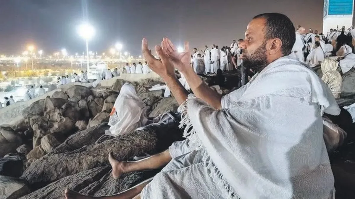 Arafat’ta Dualar Yükseliyor: Hac Ziyareti Başladı!