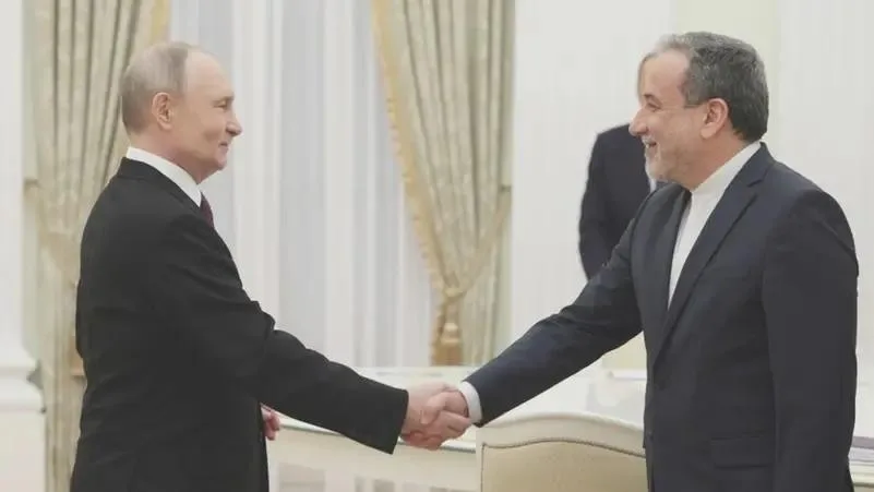 Arakçi, Rusya ile İlişkileri Güçlendirmek İçin St. Petersburg’da