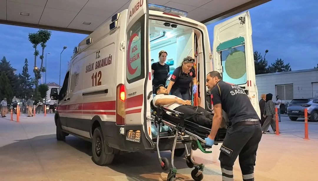 Arkadaş Kavgası Kanlı Bitti: Yaralı Hastaneye Kaldırıldı