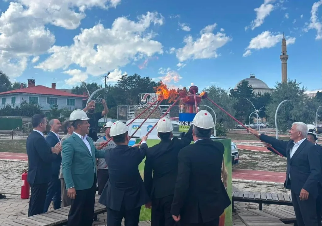 Arpalı Beldesi Doğal Gaz Hattı Açılışı İçin Törende Meşale Yakıldı