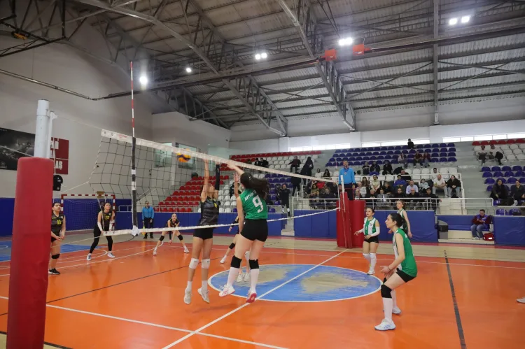 Artvin’de Genç Voleybolcuların Mücadelesi Başladı!