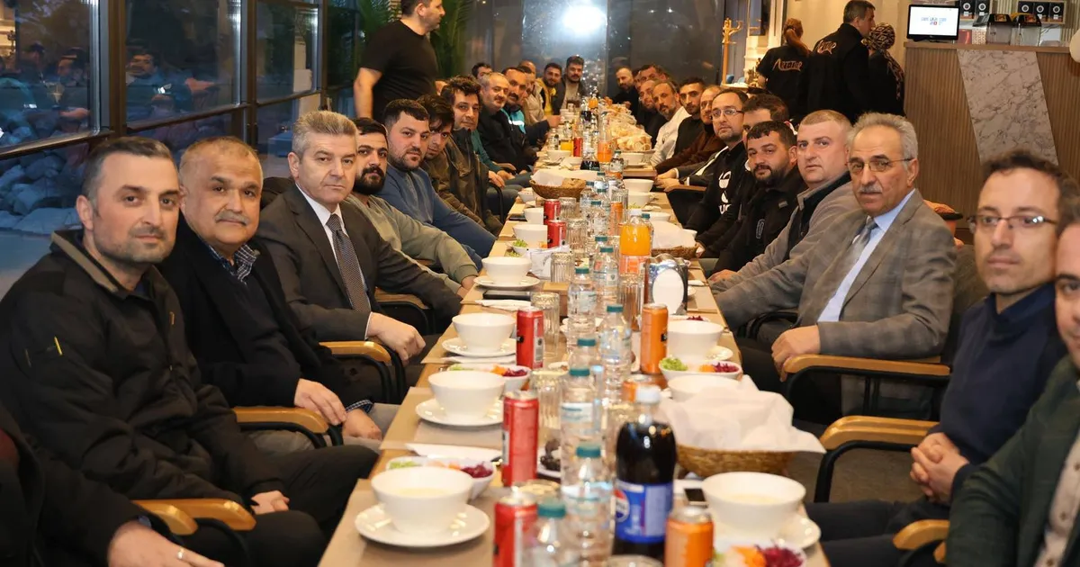 Artvin Valisi Ergün, İftar Sofrasında Personeliyle
