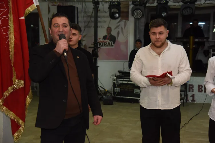 Asker Gecesi’nde Duygusal Anlar ve Coşku