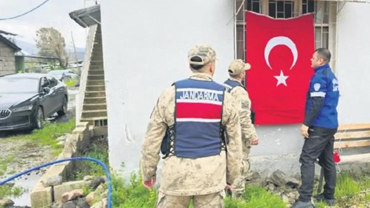 Askeri Araç Devrildi: 2 Kahraman Şehit!