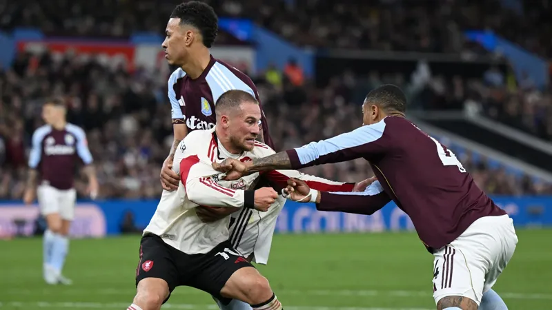 Aston Villa, Liverpool’u 4-2 ile geçerek 4. sırada!