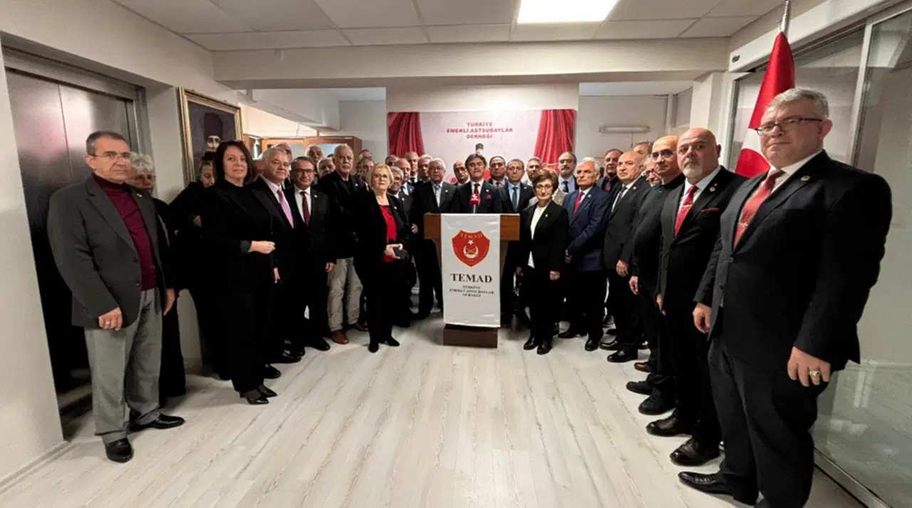 Astsubayların Mitingi Ertelendi, Hak Talepleri Sürecek