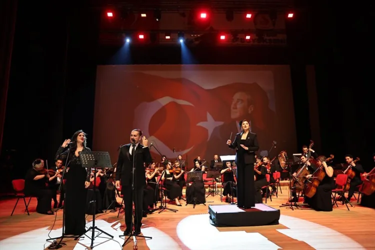 Ata’ya Saygı Konseri Denizli’de Duygu Dolu Anlar
