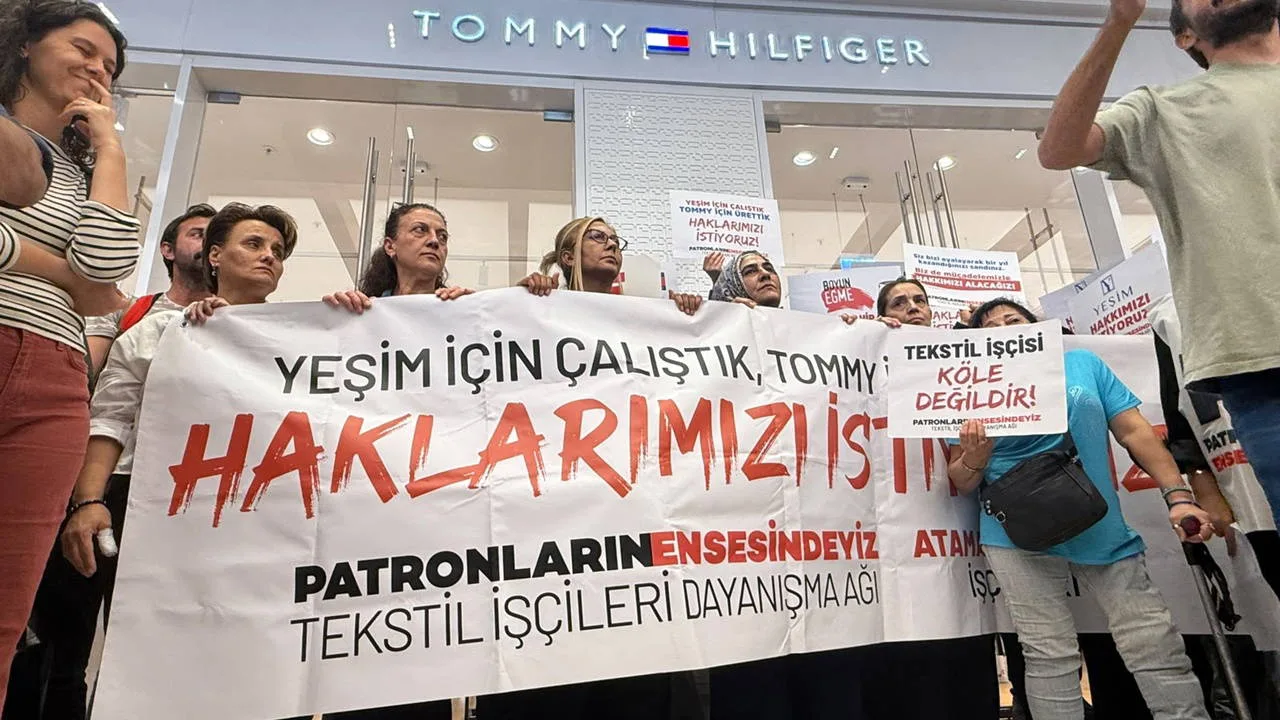 Atama Bekleyen İşçilerden Hilfiger Önünde Protesto