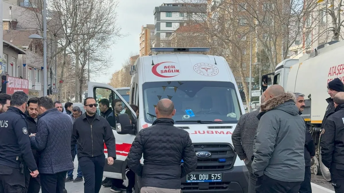 Ataşehir’de Çöp Kamyonu Kadına Çarptı: Ölü Bulundu