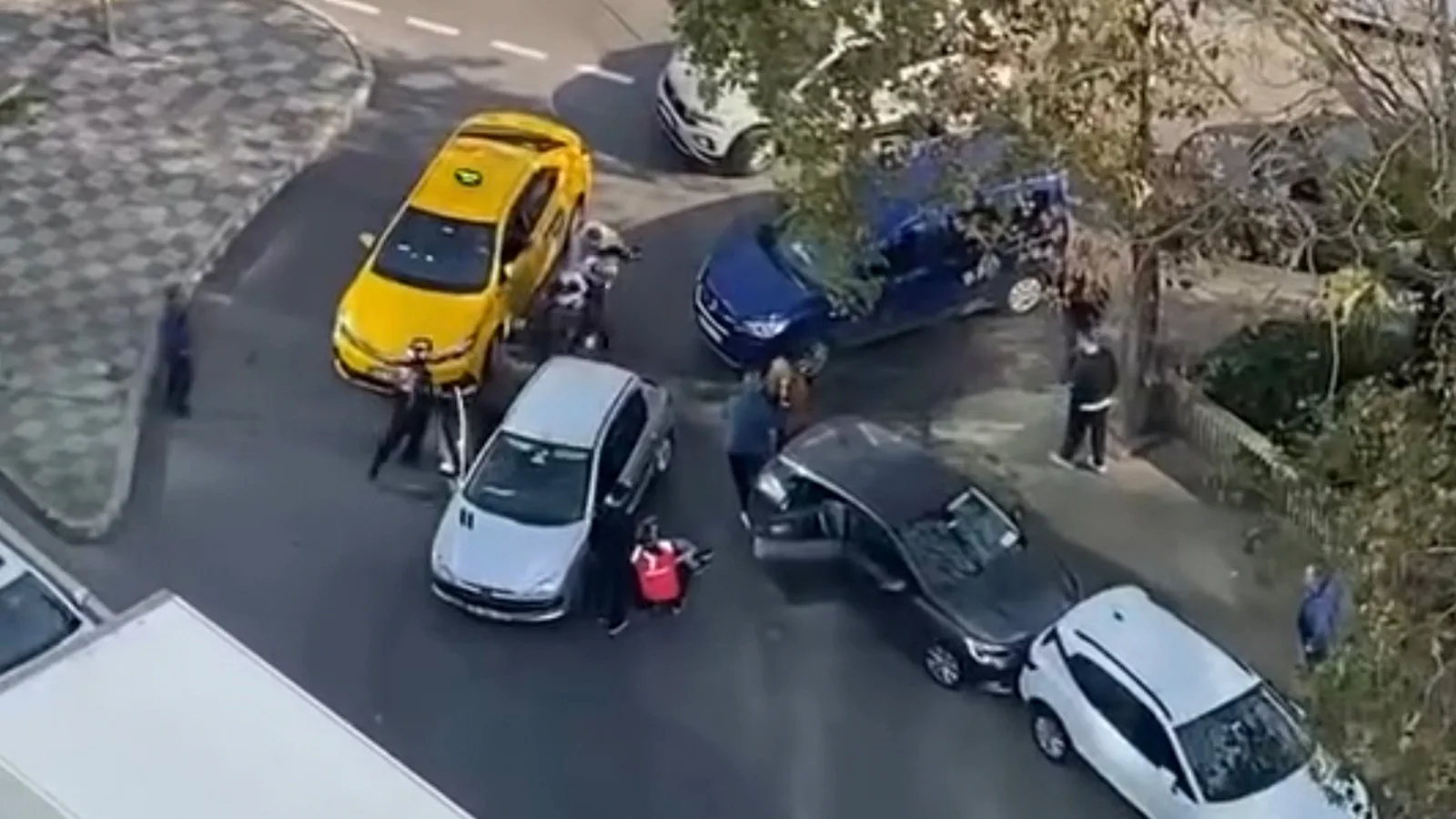 Ataşehir’de Trafik Kavgası Kamerada!