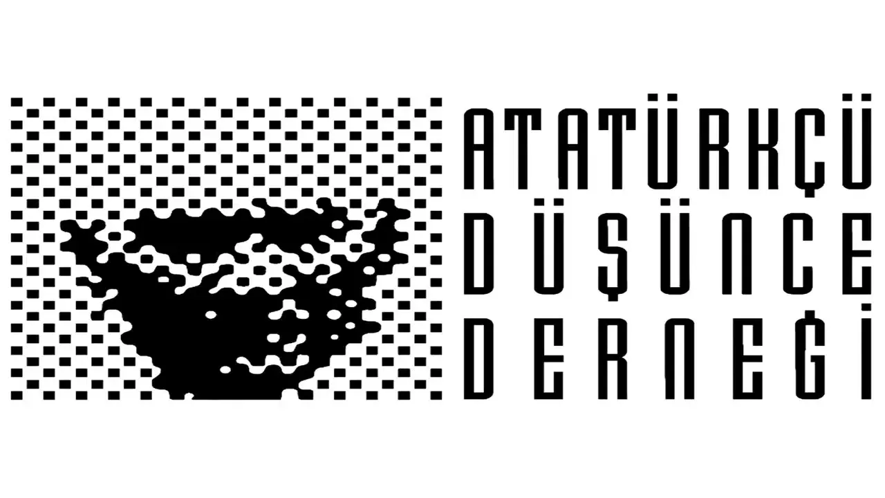 Atatürk’e Hakaret Eden Öğretmene Tepki Büyüyor!