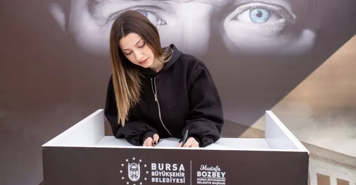 Atatürk’e Özlem Bursa’da Satırlara Dökülüyor