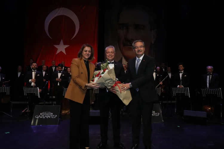 Atatürk İçin Sevilen Şarkılarla Anma Konseri