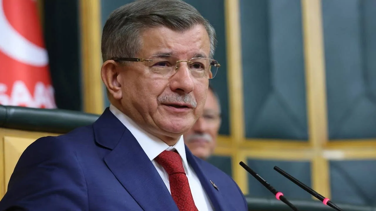 Ateşkes İçin Davutoğlu’ndan İki Aşamalı Öneri
