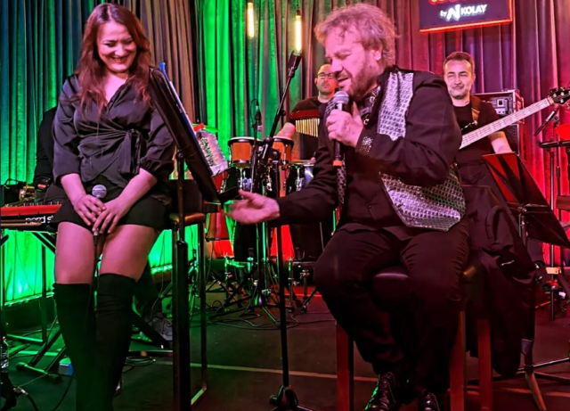 Attila Atasoy, 53 yıllık müzik kariyerine yeni bir dönemle veda etti