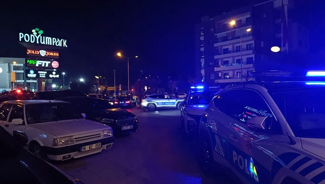 AVM’de Silahlı Tartışma: Şüpheli Yakalandı!
