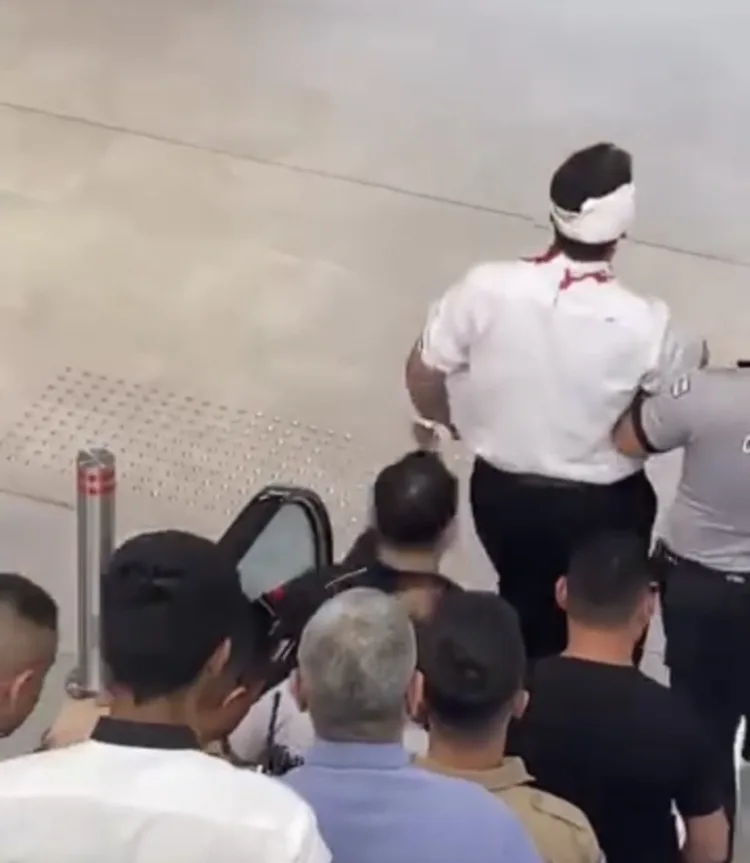 AVM’de Tartışma Kızgın Tavayla Sonuçlandı!