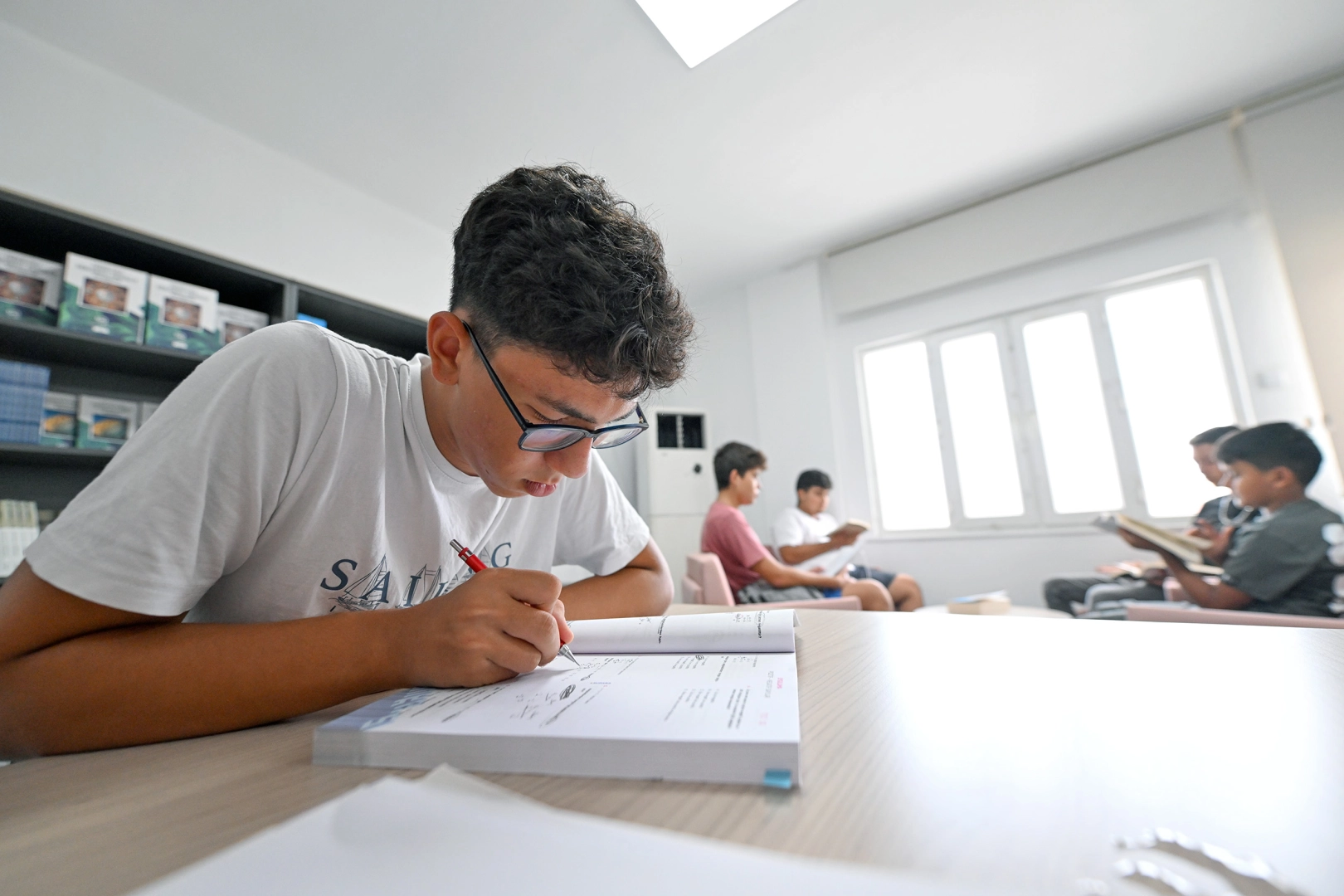 Aydıncık Okuma Salonu: Öğrencilerin Yeni Sığınağı