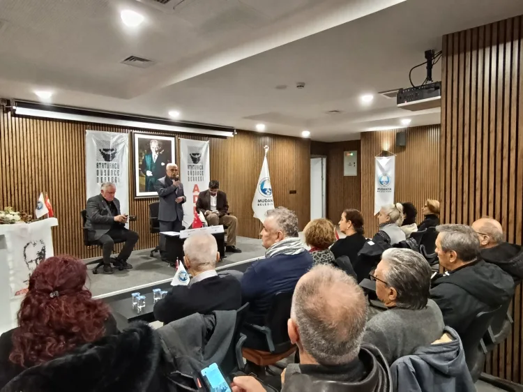 Aydınlar Anıldı: Cumhuriyet ve Demokrasi Vurgusu
