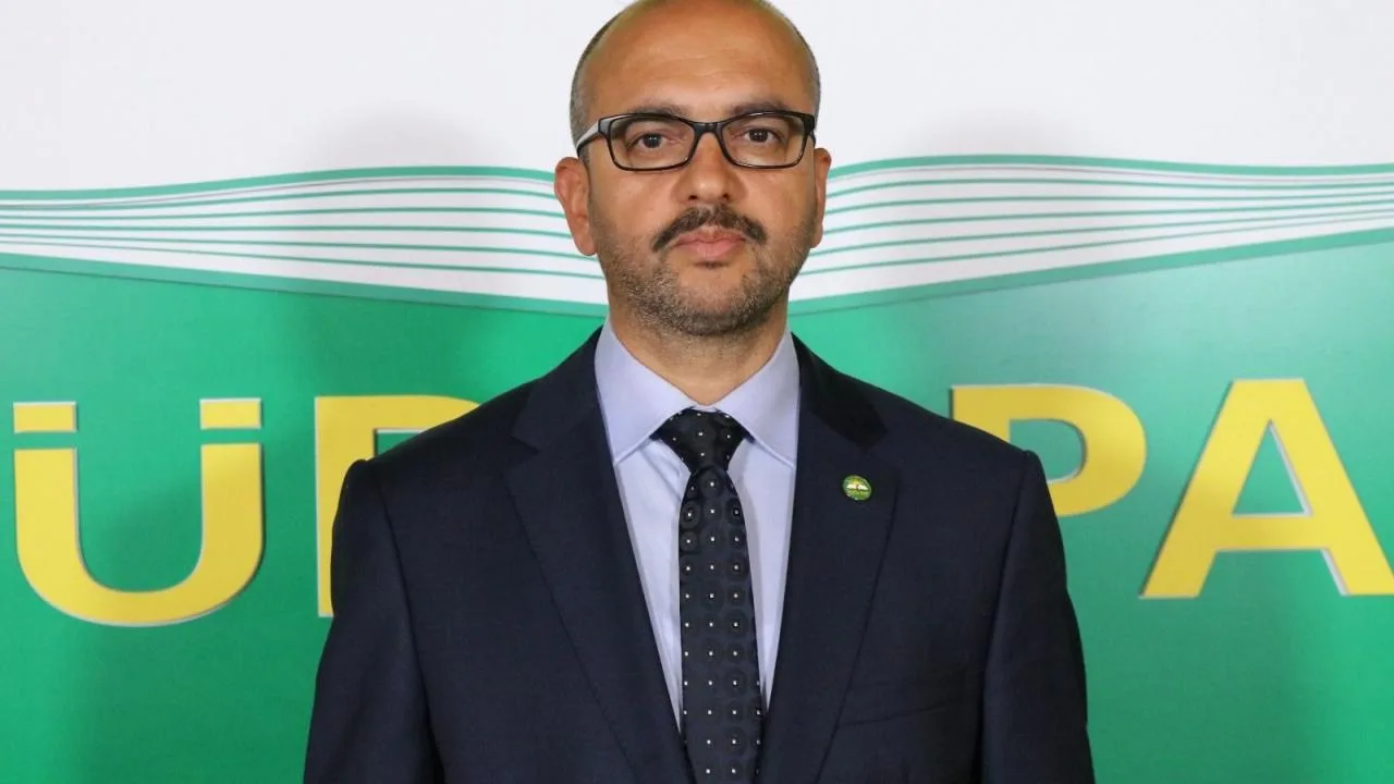Azerbaycan’daki Başörtüsü Yasaklarına Sert Tepki