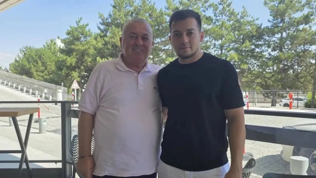 Baba-Oğul Enginyurt’un İddialı İlişkisi Gündemde
