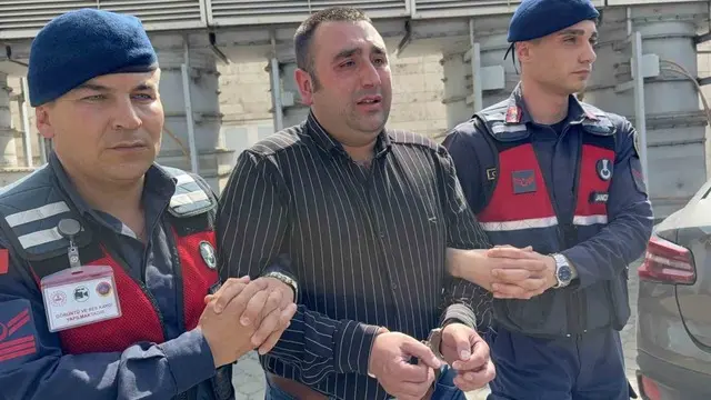 Babasını 8 kurşunla öldürdü,