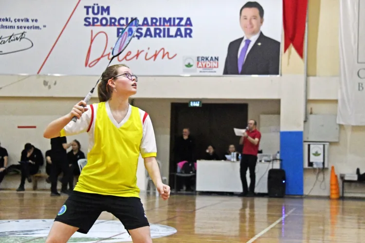 Badminton Yıldızlar İl Birinciliği Osmangazi’de Coştu!