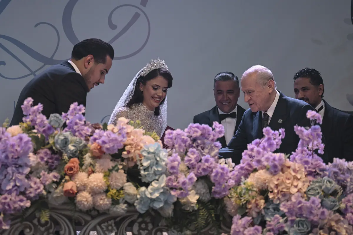 20 bin kişi katıldı, Bahçeli nikah şahidi oldu 4