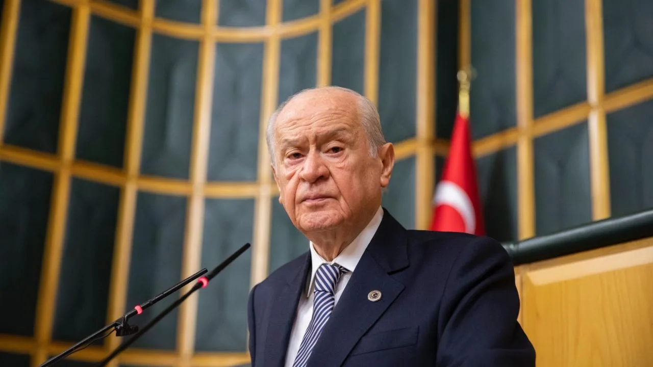 “Bahçeli’den Anneler Günü’ne Duygu Dolu Mesaj!”