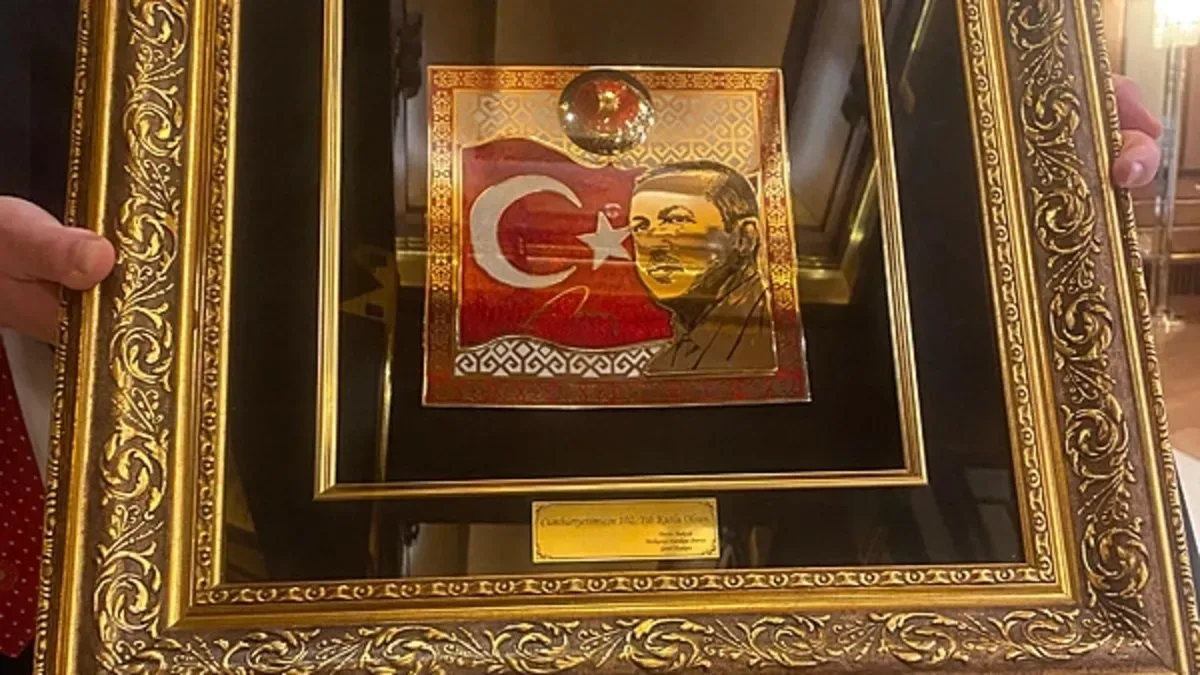 Bahçeli’den Erdoğan’a Anlamlı Hediye