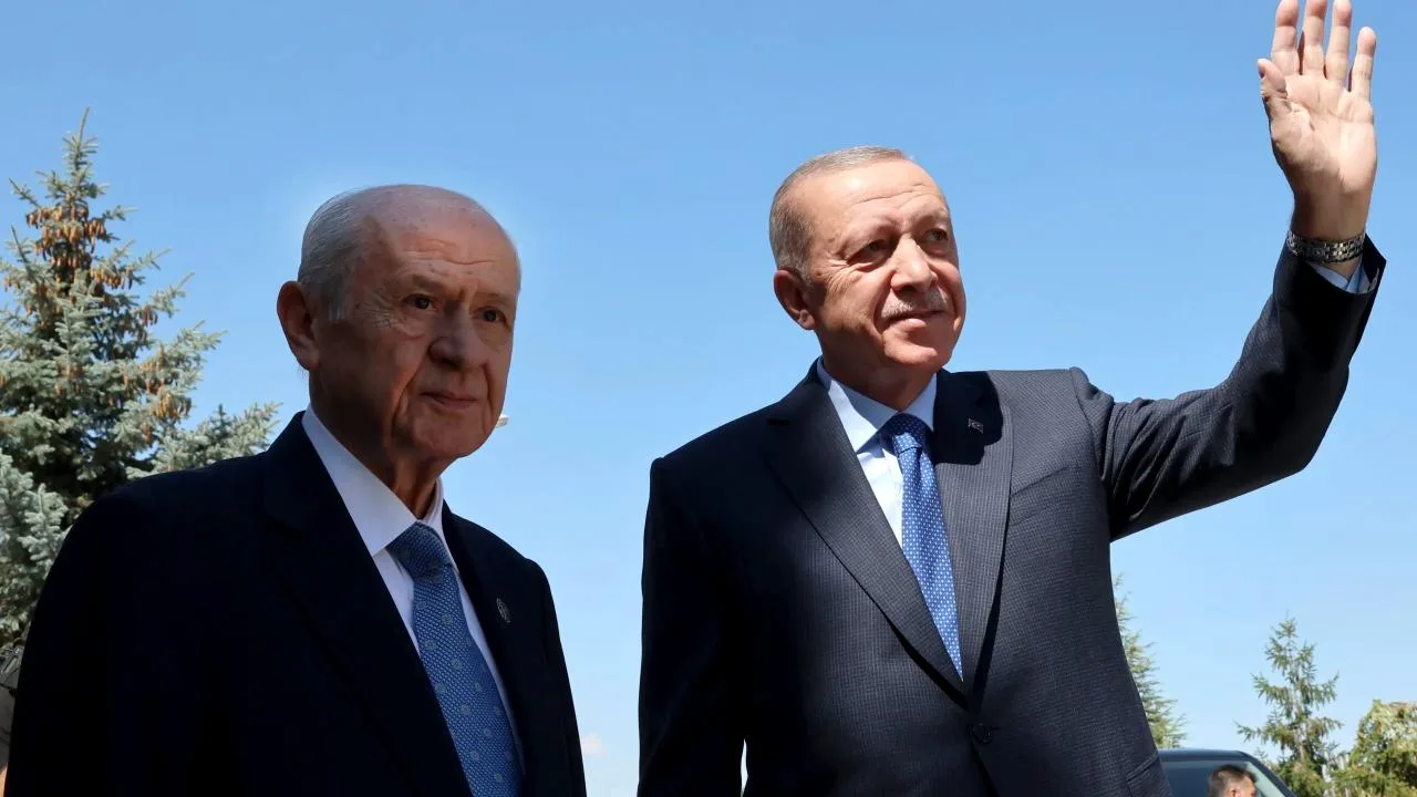 Bahçeli’den Erdoğan’a KKTC Açılışında Tebrikler!
