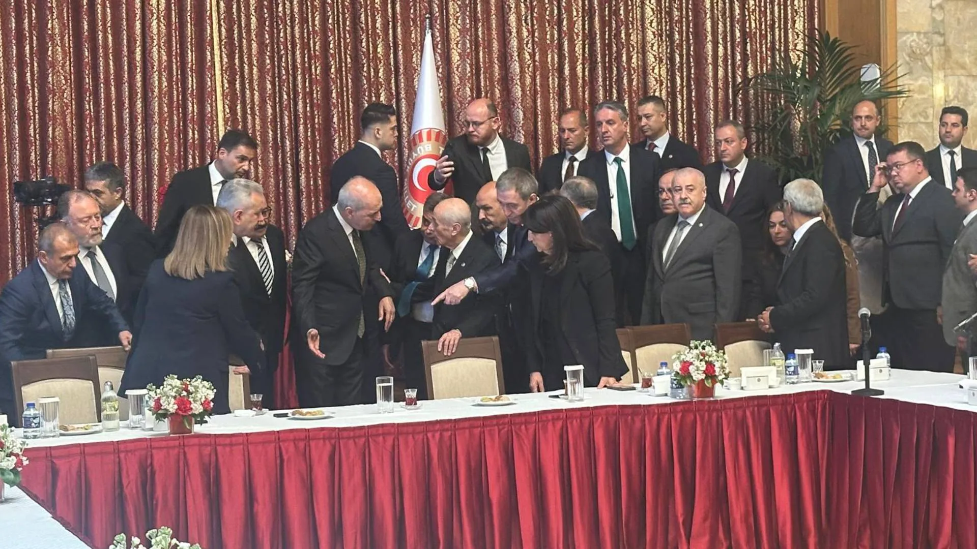 Bahçeli’den Önder için taziye ve anlamlı mesajlar