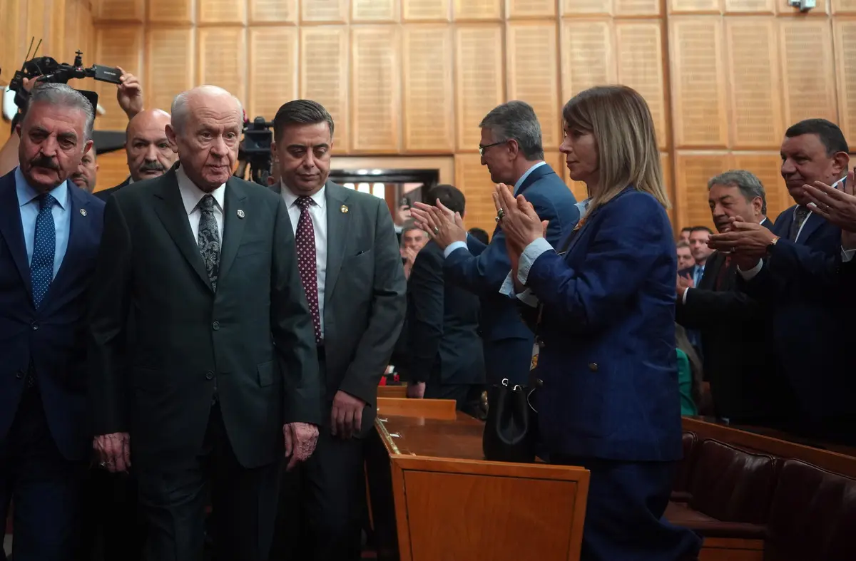 Bahçeli den Özel e: Krizi derinleştirecek hamleler yapıyor 3