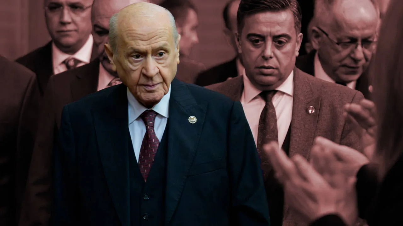 Bahçeli’nin Yüzüğündeki Mesaj Dikkat Çekti!