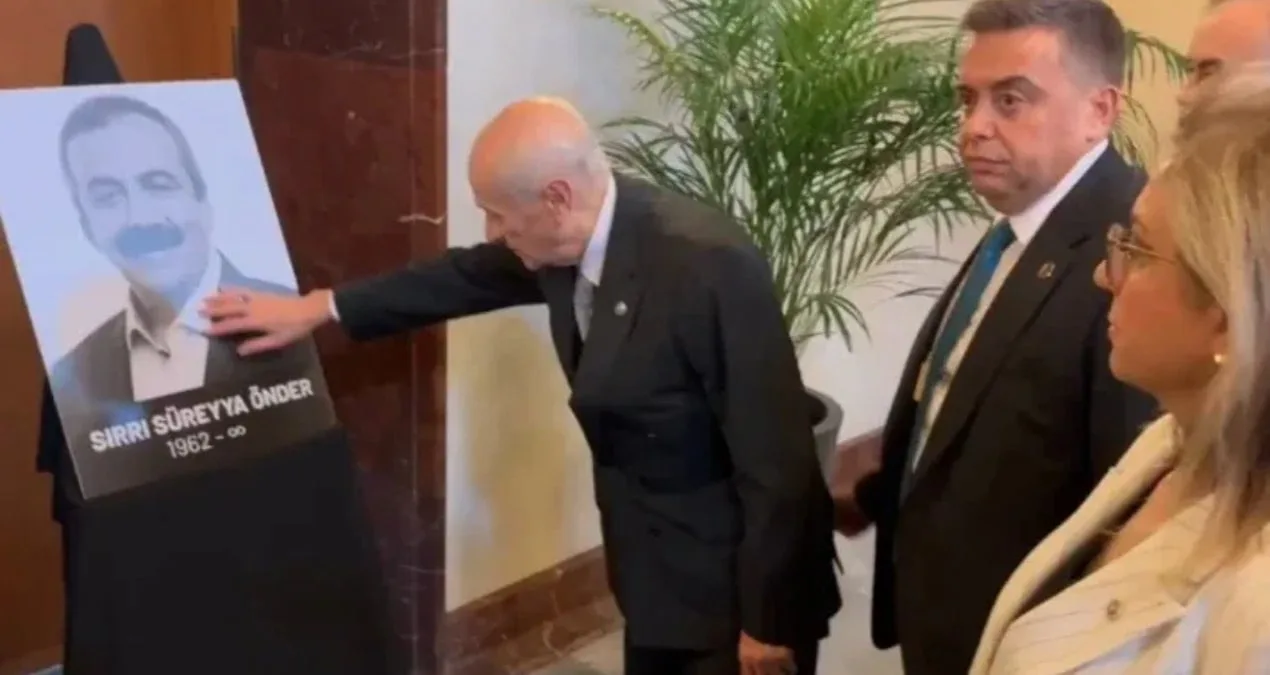 Bahçeli, Önder’e Anma Taziyesinde Bulundu