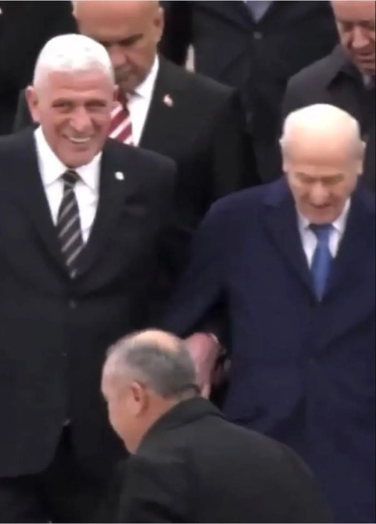 Bahçeli ve Dervişoğlu'nun Anıtkabir'deki görüntüsü tepki çekti