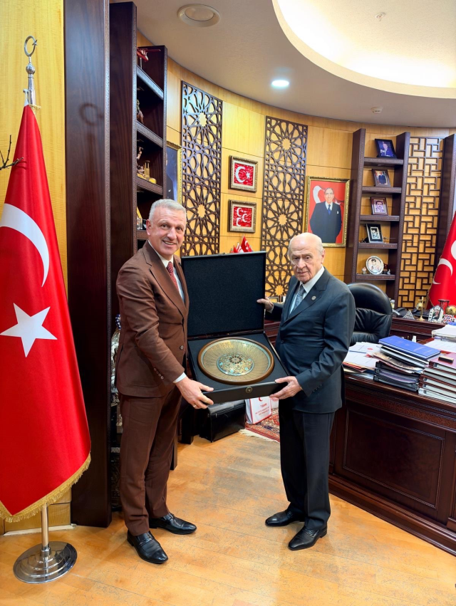 Bahçeli’ye Hediye Ziyareti: Birlik ve Beraberlik Mesajı